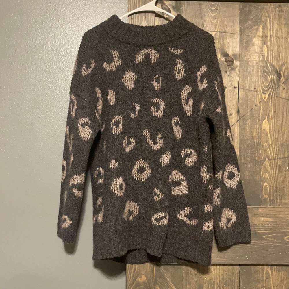 UNIVERSAL THREAD / TARGET - CHEETAH WOOL SWEATER